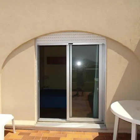 Apartment Port